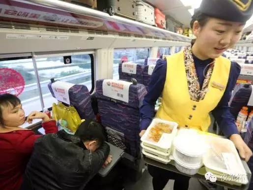 上海热线新闻频道--为高铁餐饮平民化叫好