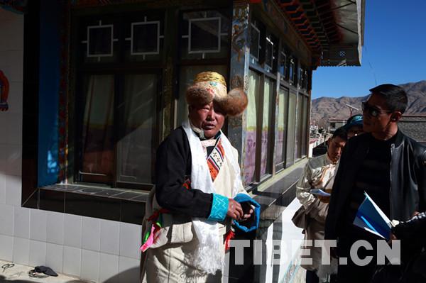 热线新闻频道--「冬行西藏」社会主义新农村的