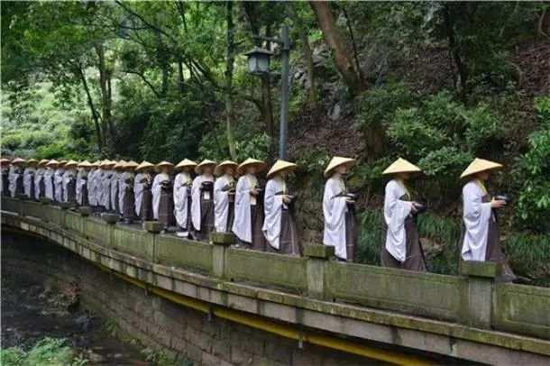 出家也不容易！杭州佛学院招研究生，报名要求不低，也要写论文