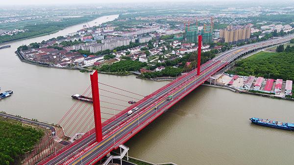 泖港大桥通车:主桥色调为中国红,老桥曾是上海斜拉桥