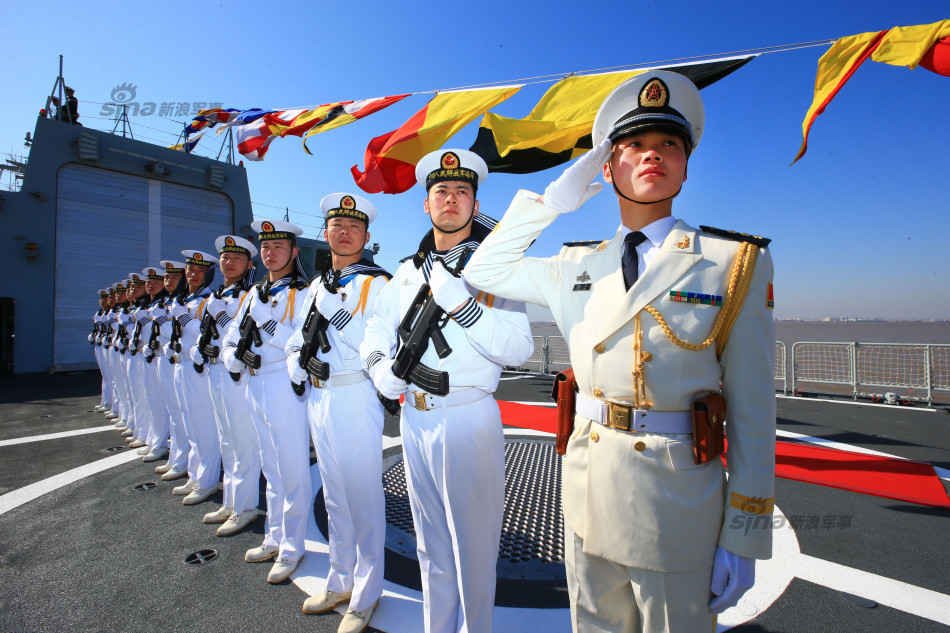 国产最新型驱逐舰入列海军 武器装备细节图曝光