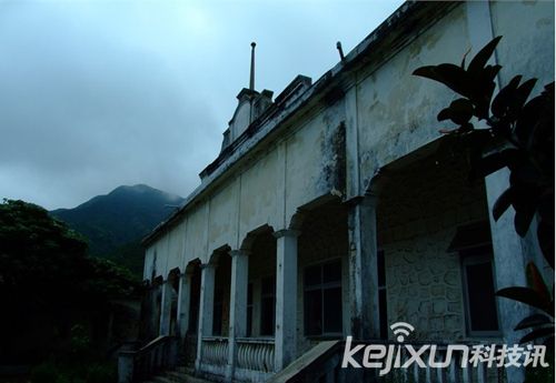 一页   位于港岛西营盘的旧精神病院,可以说是香港比较出名的古迹之一