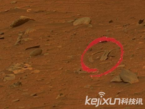 nasa火星照片中惊现神秘残片 疑是外星人遗迹