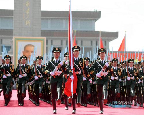 2009年国庆阅兵完整版,60周年大阅兵全过程 资料图:2009年大阅兵.