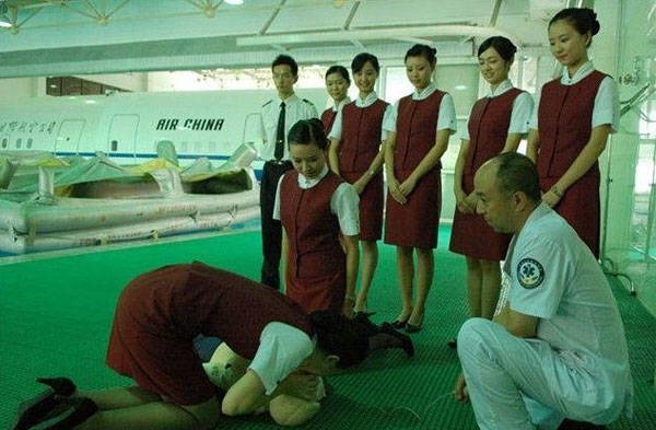 想当空姐不容易 空姐体检过程全揭秘