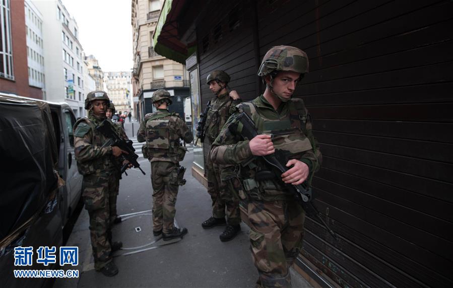 （国际）（1）法国巴黎街头士兵加强巡逻