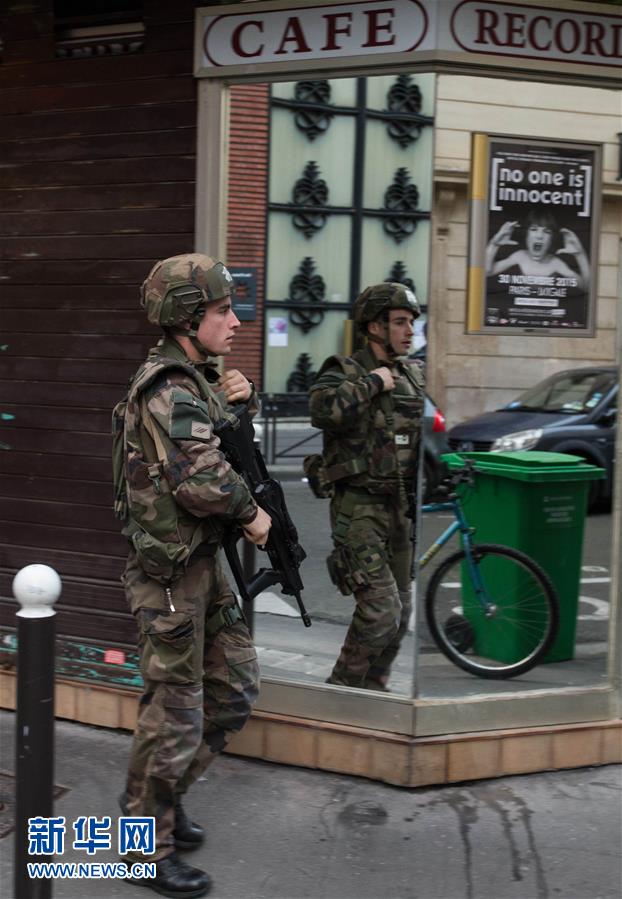 （国际）（2）法国巴黎街头士兵加强巡逻