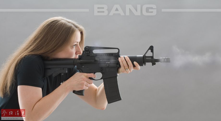 怒射吧美女!妹子据枪动作都那么销魂