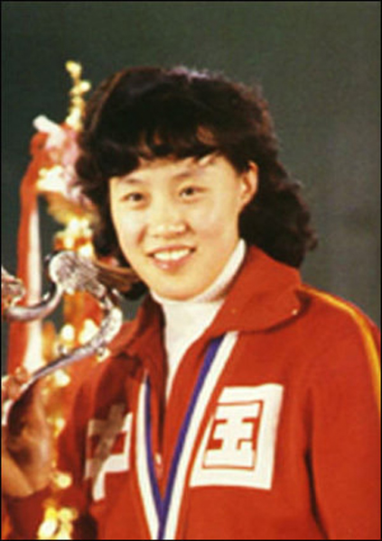 1986年任女排主教练,目前,张蓉芳担任排管中心党组书记兼副主任.