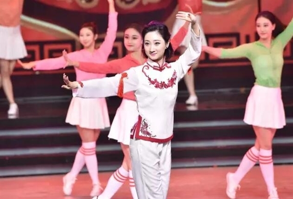 上海热线新闻频道--第一套戏曲广播体操走红
