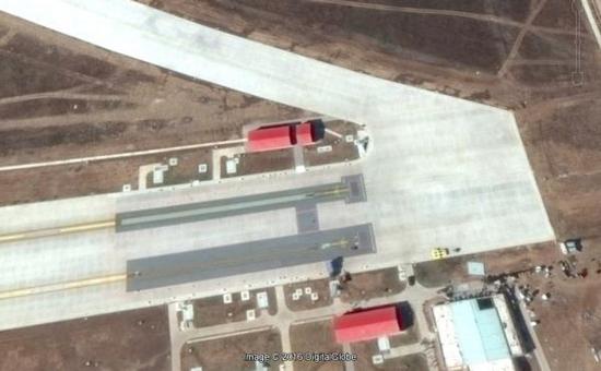 最新卫星照片显示中国同时建造了蒸汽和电磁弹射器进行对比试验