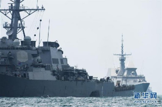 (国际)(2)美海军驱逐舰在新加坡附近海域与商船相撞