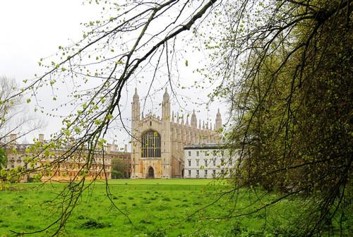资料图片：这是英国剑桥大学国王学院外景（2012年5月3日摄）。新华社记者 殷刚 摄