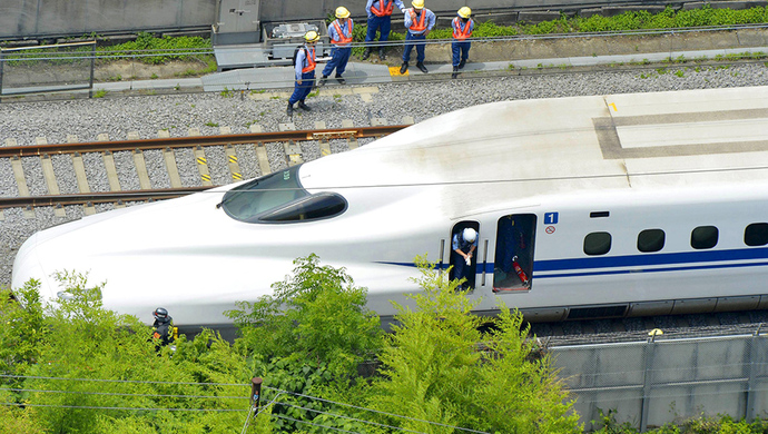 日本高铁再出事故图片