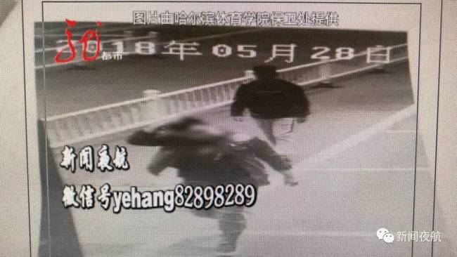 小偷进体院行窃