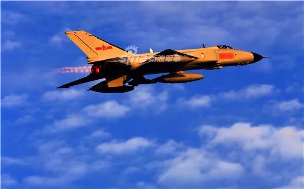 守护东海第一线!我空军这支部队驾歼8一年起飞