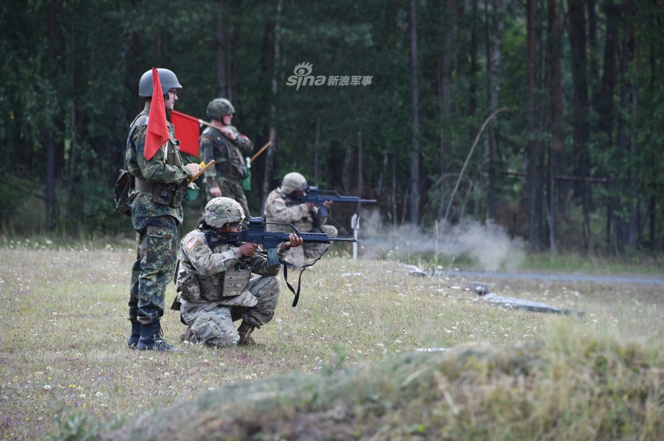 用户体验咋样?驻德美军使用德制轻武器射击训