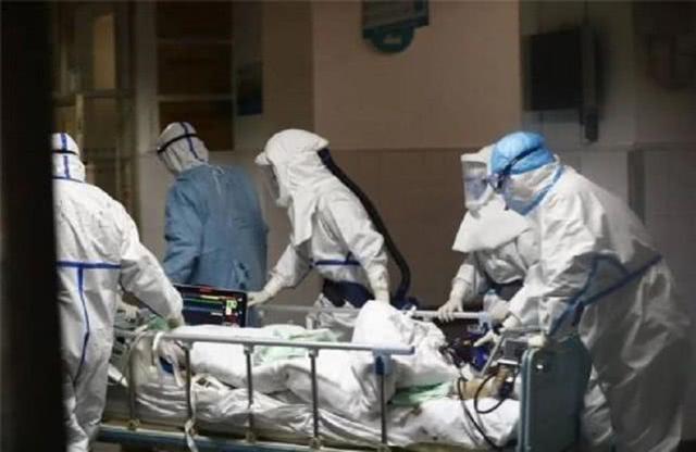 美国男子称疫情是"骗局"被感染,妻子至今还在icu