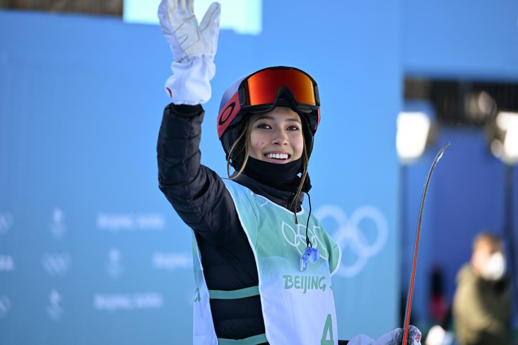 快讯中国选手谷爱凌在北京冬奥会自由式滑雪女子大跳台决赛中夺得金牌