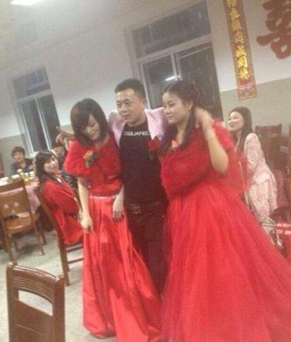 上海热线新闻频道-- 一男娶两女婚礼真相竟是演