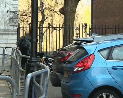 『病毒检测』英国首相约翰逊检测阳性，首相顾问“逃跑”画面被疯传