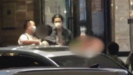 #恋情#白百何疑似新恋情 带儿子约会神秘男 三人互动画面温馨
