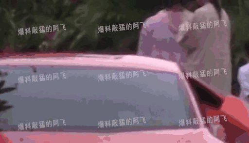 三亚度假|angelababy三亚度假时抽烟 黄晓明是控烟形象大使