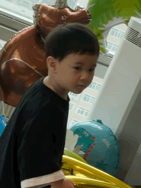 曝光量|沈腾3岁儿子正面照曝光 网友:喜剧界后继有人,和爸爸一模一样