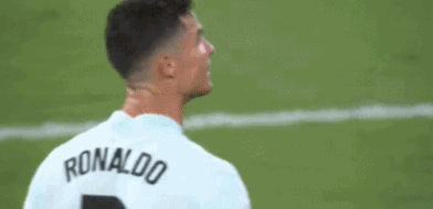 队长袖标|C罗怒摔队长袖标 下一届欧洲杯C罗就39岁了