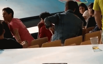 队长袖标|C罗怒摔队长袖标 下一届欧洲杯C罗就39岁了