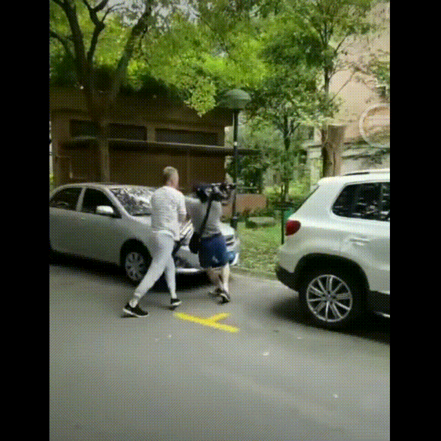 震怒!❗️❗️群租房东向女记者连挥三拳,推搡摄像师,警方深夜通报:刑拘