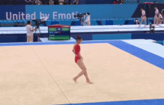 夺冠|抗日曲九儿响彻东京赛场 在历年来的自由操选曲风格多元