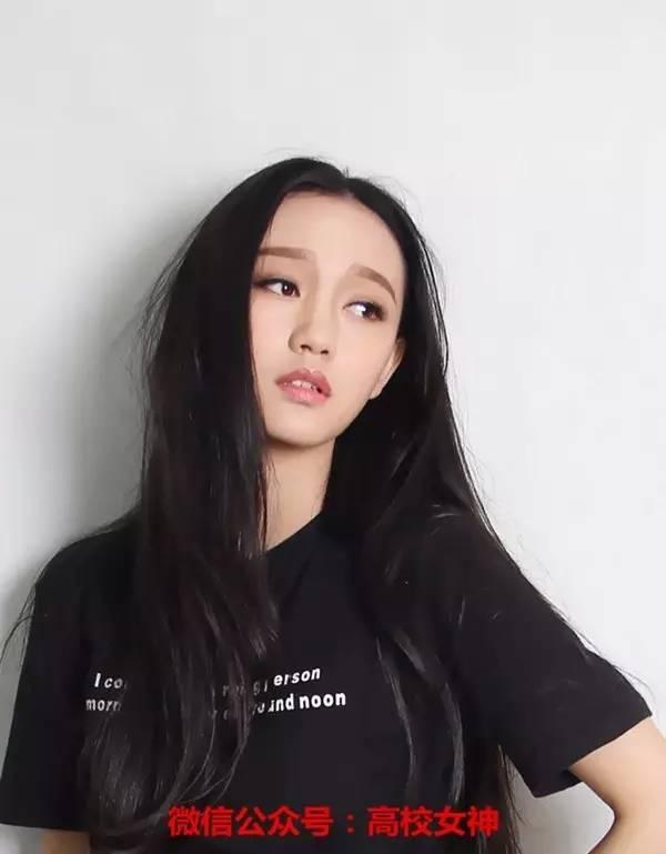 上海戏剧学院16级新生美女如云，清纯如初恋，证件照美哭了！