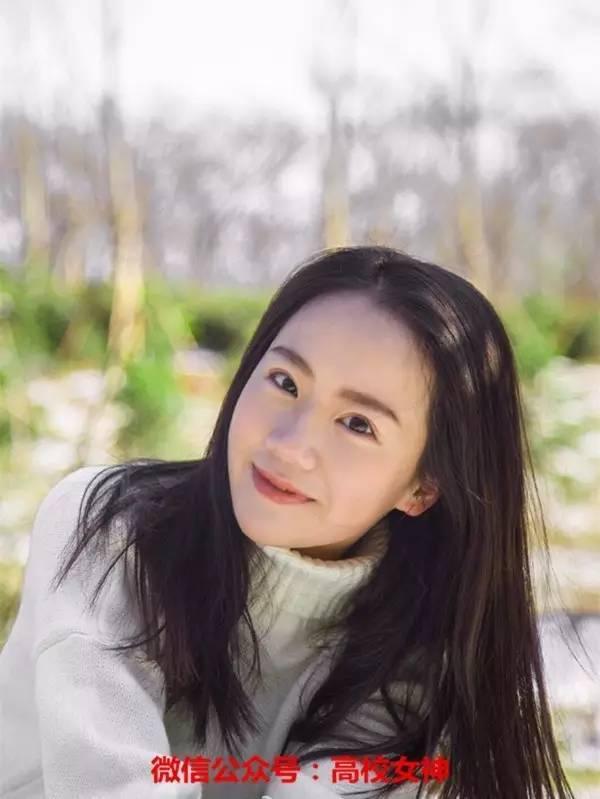 上海戏剧学院16级新生美女如云，清纯如初恋，证件照美哭了！