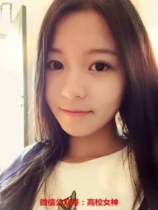上海戏剧学院16级新生美女如云，清纯如初恋，证件照美哭了！