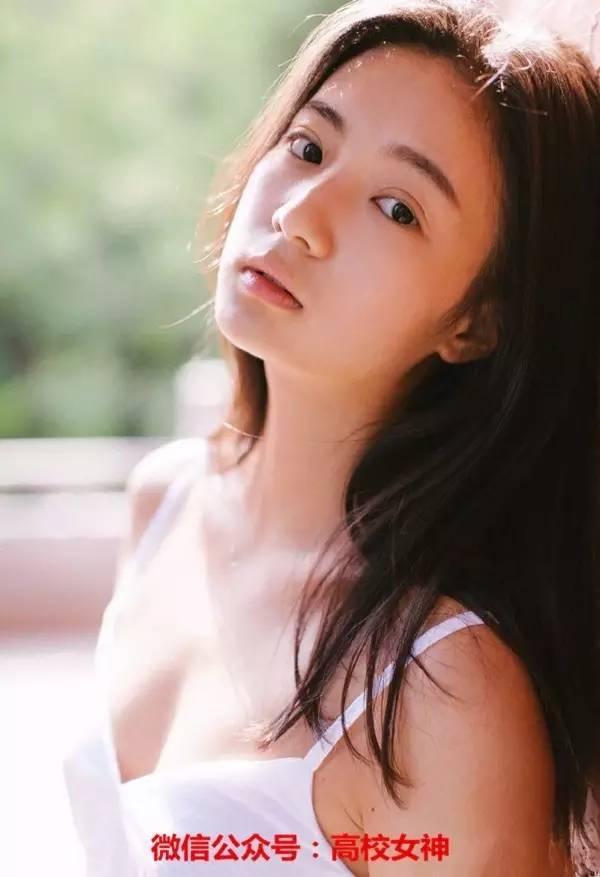 上海戏剧学院16级新生美女如云，清纯如初恋，证件照美哭了！