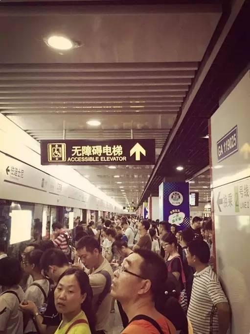 惊呆了！万万没想到，上海的地铁居然是这样的地铁！
