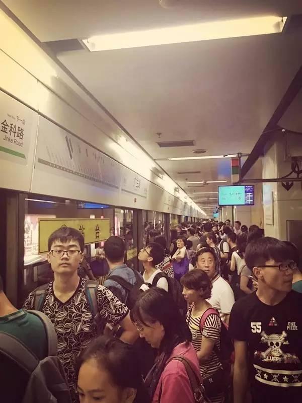 惊呆了！万万没想到，上海的地铁居然是这样的地铁！