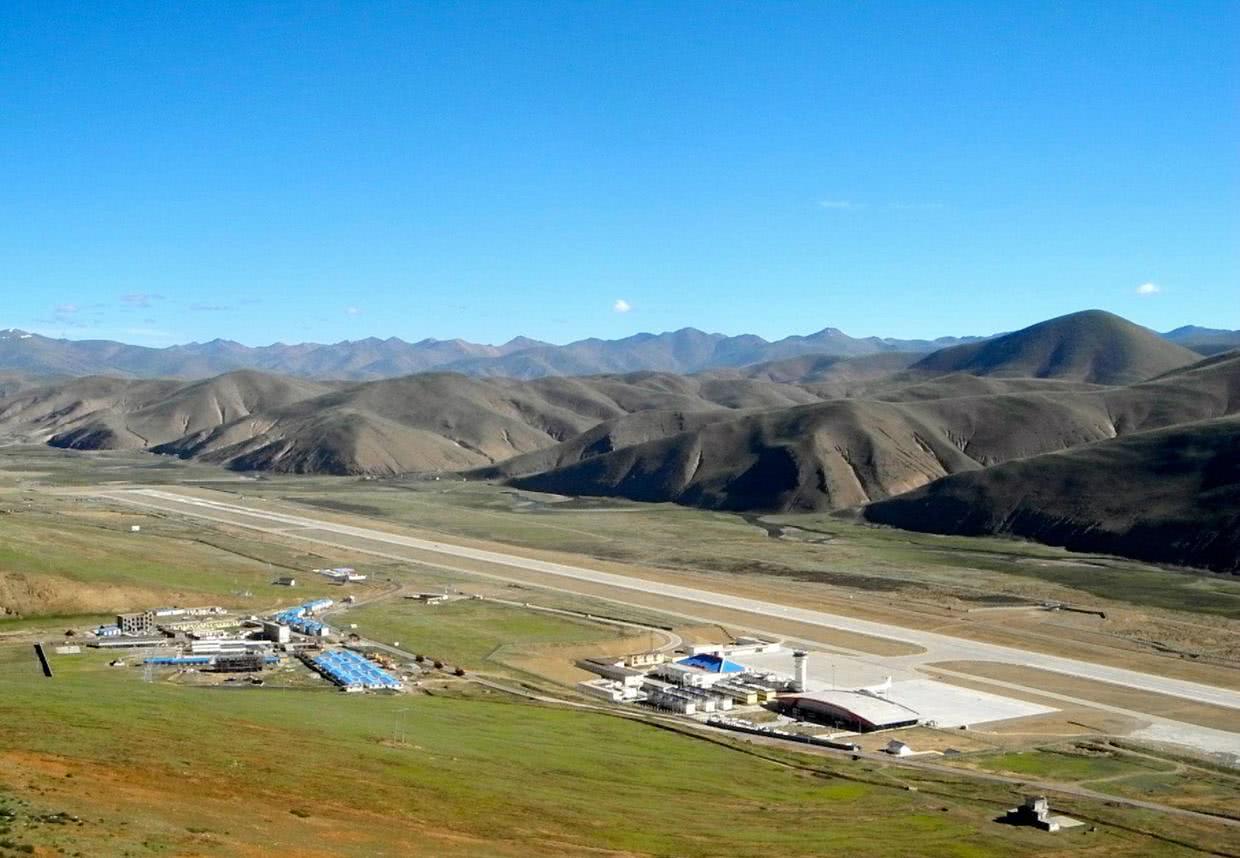 社会新闻   位于加勒比海上荷属安的列斯群岛中萨巴岛,跑道仅有400米