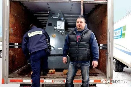 印出2.5亿美元伪钞的大佬自述：做假钞，最难一步，是纸&hellip;&hellip;