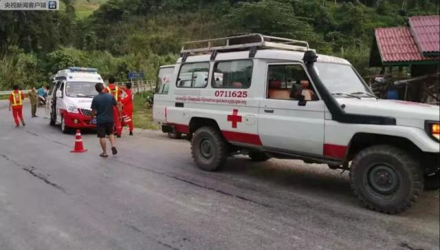 老挝车祸13人遇难 车上共有44名中国人，大多来自江苏南京一带