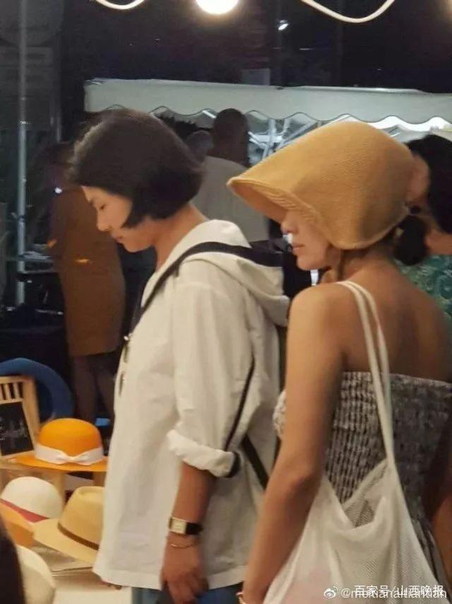 宋仲基离婚后近照 头戴“绿”帽子意有所指？