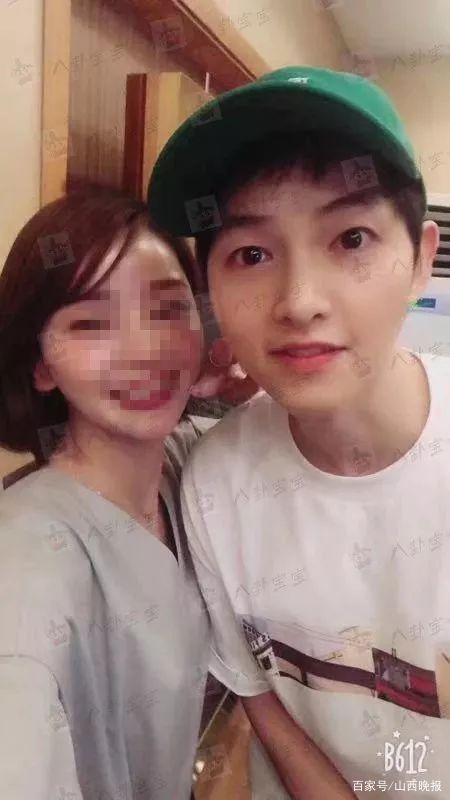 宋仲基离婚后近照 头戴“绿”帽子意有所指？
