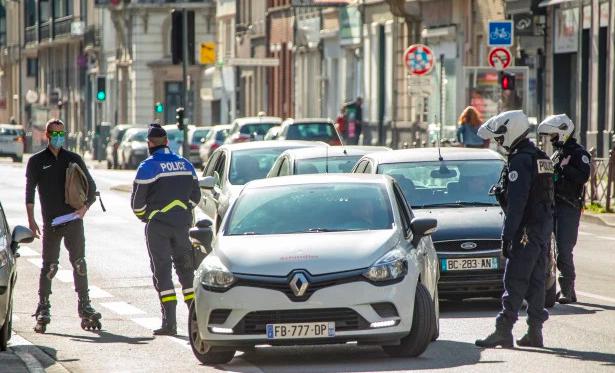 法国禁止所有英国人入境，除非英国对新冠病毒的封锁更加严格