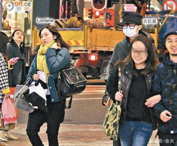 [孩子]古巨基儿子正面照曝光 吐舌大笑萌翻网友
