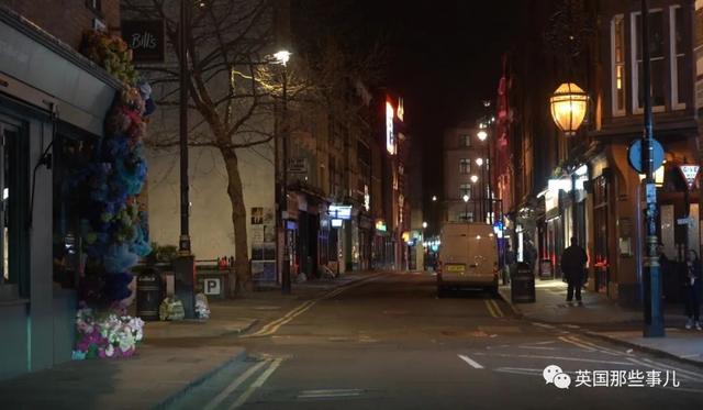 [Croydon]动真格！英国关闭餐厅酒吧 大街上人没了，超市门前全是人...