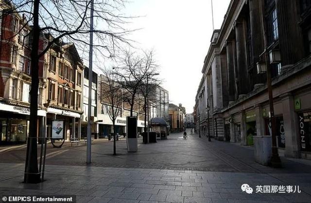 [Croydon]动真格！英国关闭餐厅酒吧 大街上人没了，超市门前全是人...