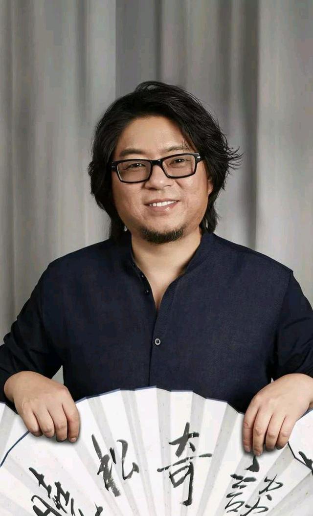 校园童谣■感动！高晓松回应国籍争议，曾被人调侃为家族中的“文盲”