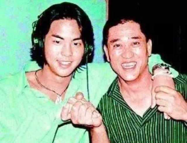 [新歌]柯受良儿子柯有伦当爸，宣布妻子怀孕的喜讯
