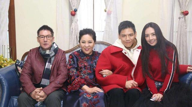 「怀孕」实锤了？小腹明显隆起，郭碧婷再被疑怀孕